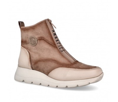 Botín mujer con cremallera frontal y piso plataforma, ligera y cómoda.