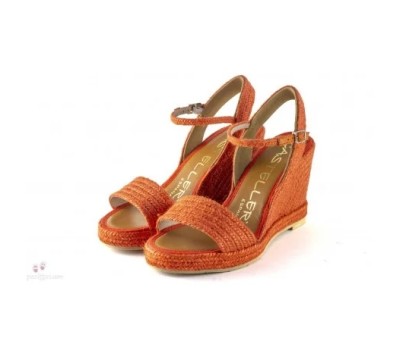 Sandalias / alpargatas de cuña de piso de yute.