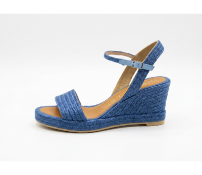 Sandalias / alpargatas de cuña de piso de yute.