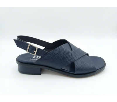 Sandalia de piel montana color azul marino de tacón bajo forrado al tono