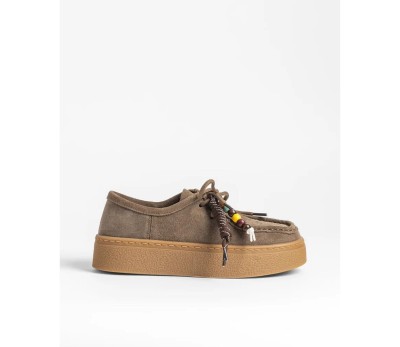 Zapato de plataforma Maladeta, piel afelpada color taupe
