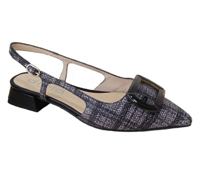 Zapato plano destalonado negro