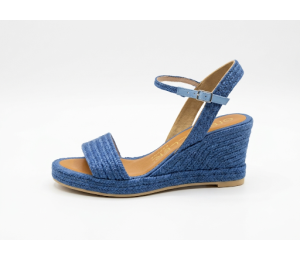 Sandalias / alpargatas de cuña de piso de yute.