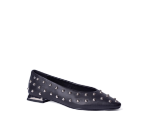 Bailarinas con tachas pata mujer.