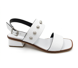 Sandalias de piel montana color blaco con planta forrada entera de piel incorporando new-gel para una perfecta pisada. Tacón medio-bajo forrado al tono.